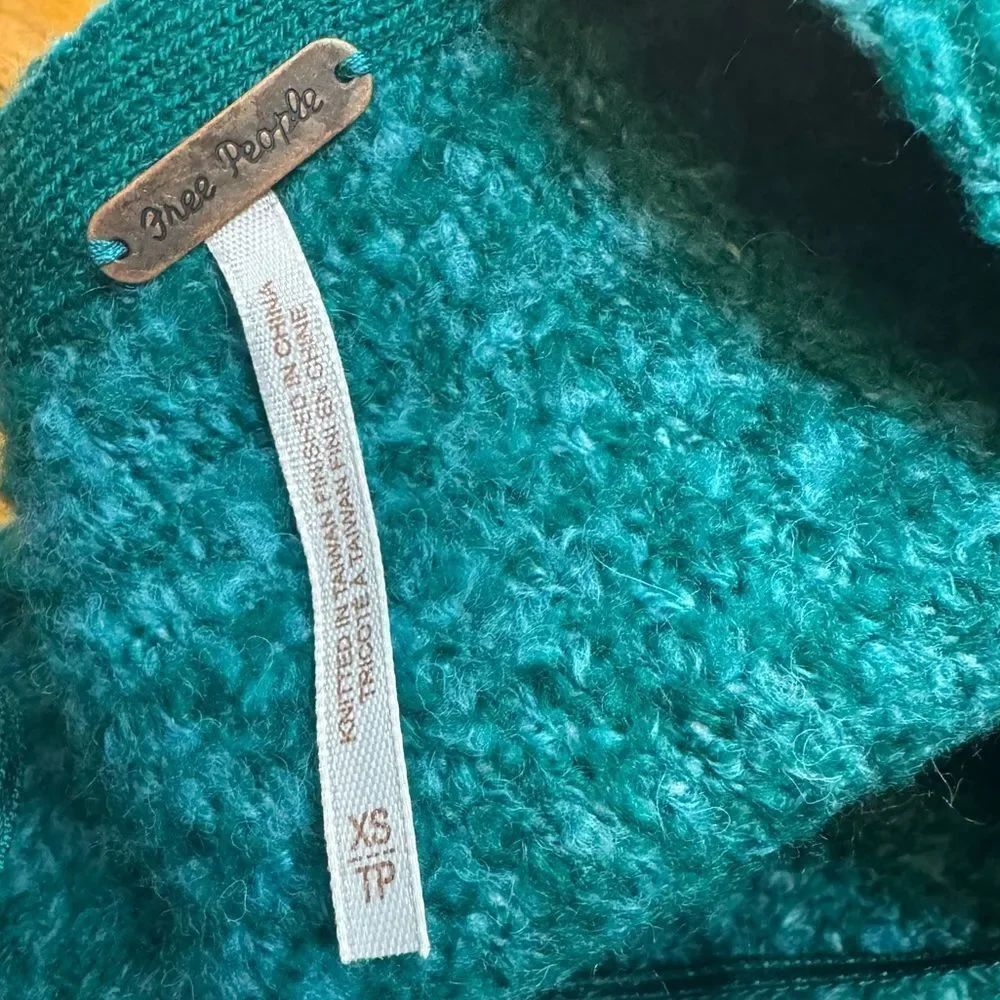 Free People Moira Oversized Sweater in Turquoise XS - Picture 4 of 6